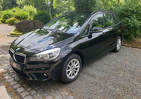 BMW 216 i Advantage