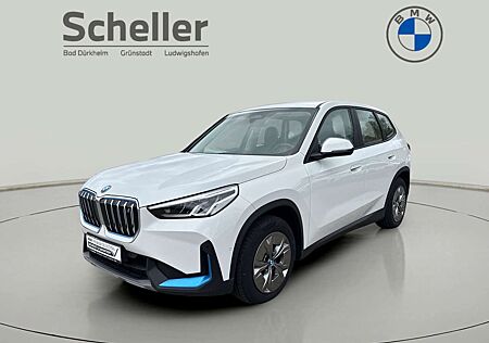 BMW iX1 gebraucht kaufen BMW iX1 xDrive30 DAB Parkassistent Shz