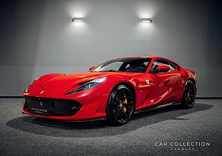 Ferrari 812 Superfast | Lift | 360 | Carbon | Rosso Anni