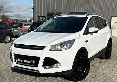 Ford Kuga 2.0 TDCi 4x4 Titanium / Bi-Xenon / Leder