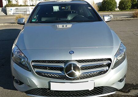 Mercedes-Benz A 180 (BlueEFFICIENCY) 7G-DCT Urban