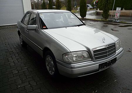 Mercedes-Benz C 180 Elegance, Automaric, Originales Auto mit 71.700 km