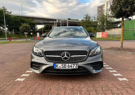 Mercedes-Benz E 200 4Matic T 9G-TRONIC