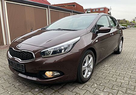 Kia Cee'd Ceed / 1.6 GDI Edition 7