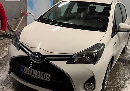 Toyota Yaris Hybrid Basis