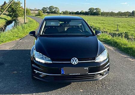 VW Golf Volkswagen 1.6 TDI DSG Blue Motion