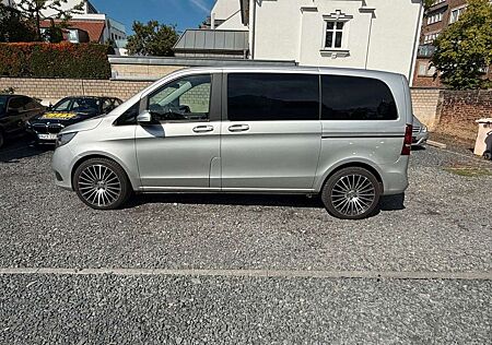 Mercedes-Benz V 220 V -Klasse EDITION ROLLSTUHLLIFT STANDHEIZ