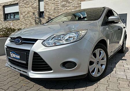 Ford Focus Turnier Ambiente*1.Hand*63 tkm*Zahnr. NEU!