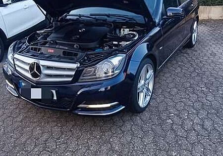 Mercedes-Benz C 220 CDI DPF Automatik BlueEFFICIENCY Avantgarde