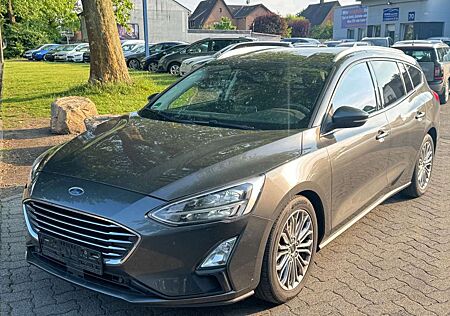 Ford Focus Turnier Titanium*AUTOMATIK*LED*NAVI*SHZ