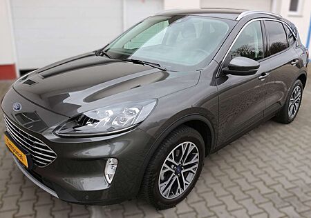 Ford Kuga Titanium X mit LED Scheinwerfer und AHK
