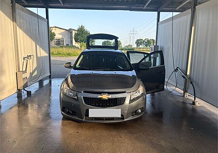 Chevrolet Cruze 1.8 LT