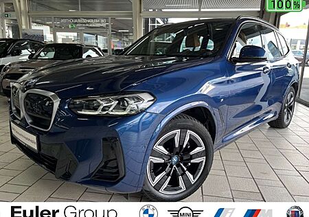 BMW iX3 A M Sport adLED DAP ParkAss AHK-klappbar Pano Navi