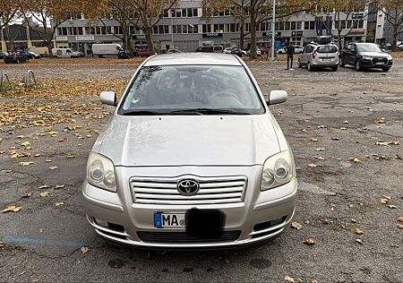 Toyota Avensis 2.0 D-4D Sol Packet / Neu Tüv