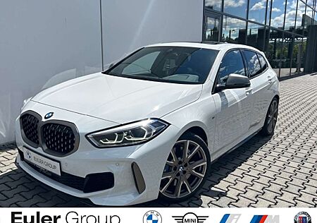 BMW 135 iA xDrive Sportpaket Panorama Navi Digitales Cockp