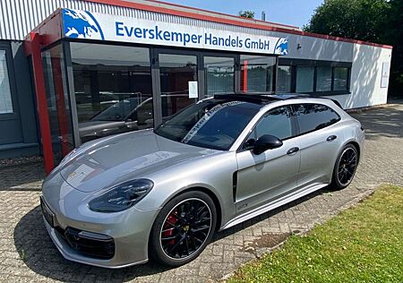 Porsche Panamera Sport Turismo GTS 4Rad Lenkung