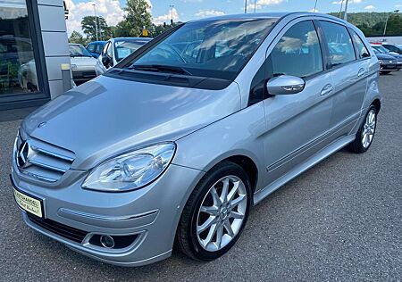 Mercedes-Benz B 200 Automatik Sportpaket Einparkhilfe Sitzheizung AHK