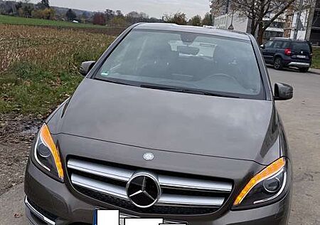 Mercedes-Benz B 180 (BlueEFFICIENCY)