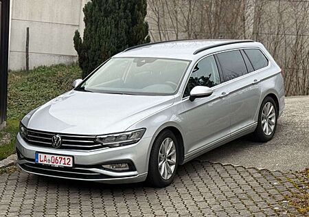 VW Passat Variant Volkswagen Business 4Motion/ACC/SZH/Massage
