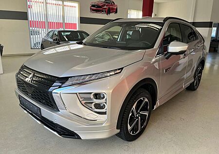 Mitsubishi Eclipse Cross Plus Hybrid 4WD ACC*NAVI*LED*SHZ