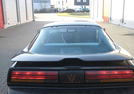 Pontiac Firebird 3,2l V6 140PS schwarz ATM 40TKM OLDTIMER