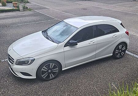 Mercedes-Benz A 200 (BlueEFFICIENCY) 7G-DCT Urban