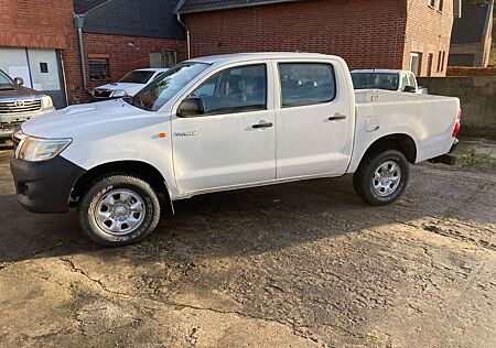 Toyota Hilux Double Cab,AC,4x4,nettoexp:12500€