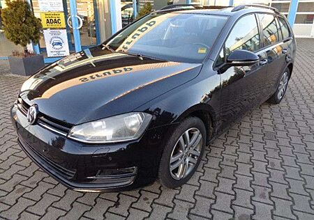 VW Golf Volkswagen VII Comfortline Aut./Navi/SHZ/8fach bereift