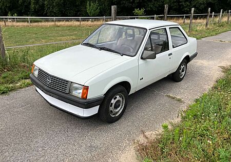 Opel Corsa A TR 1,2S, Stufenheck, 2-Türer, - Vorfacelift !