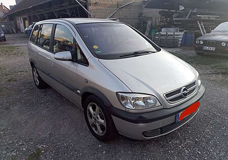 Opel Zafira 2.2 Elegance