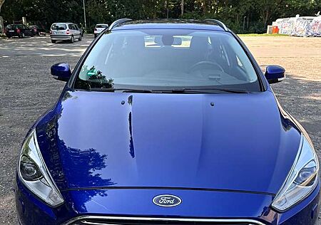Ford Focus Turnier 1.5 EcoBoost Start-Stopp-System Titanium