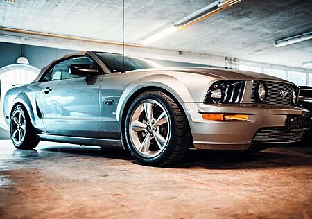 Ford Mustang 4,6 L V8*Unfallfrei*Nachlackierungsfrei*Leder*O...