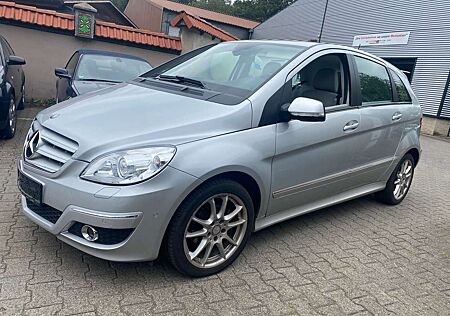 Mercedes-Benz B 200 AT Schckheft u-frei AHK Xenon SHZ PDC Navi el Sitz