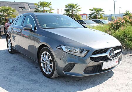 Mercedes-Benz A 200 Automatik, Navi, MBUX, Parkpilot, SHZ