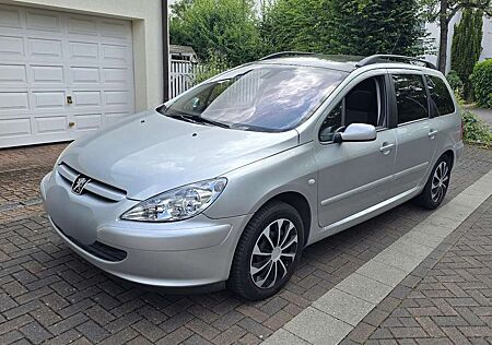 Peugeot 307 SW 135 NAVTECH ON BOARD