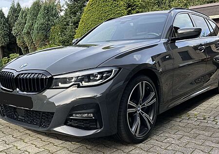 BMW 330i 330 +Touring+xDrive+Aut.+M+Sport