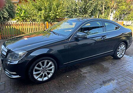 Mercedes-Benz C 180 Coupe (BlueEFFICIENCY)