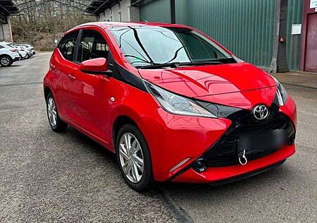 Toyota Aygo x 1,0-l-VVT-i