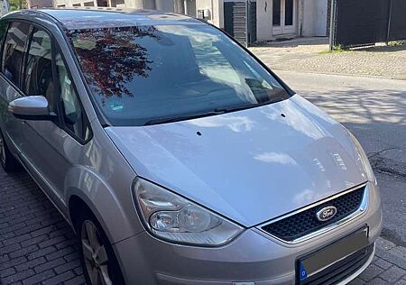 Ford Galaxy 2.0 TDCi DPF Ghia