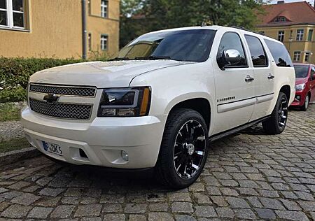 Chevrolet Suburban 2WD LTZ klima xenon navi 22 zoll 7 Sitzer