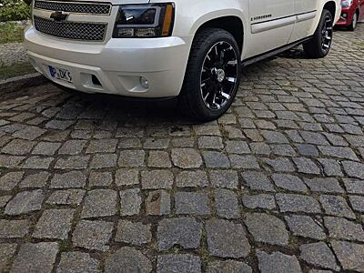 Chevrolet Suburban 2WD LTZ klima xenon navi 22 zoll 7 Sitzer
