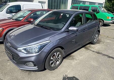 Hyundai i20 blue Trend
