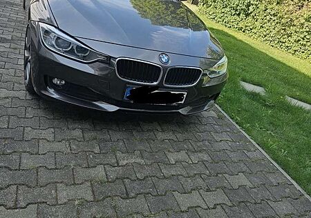 BMW 320 BMW 320d F30 184 PS – Schalter – Havanna Metallic