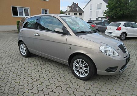 Lancia Ypsilon 1.2 * 1. Hand+klima*