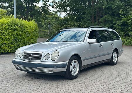 Mercedes-Benz E 200 T-Modell Autmatik*Radio*E-Fensterheber*