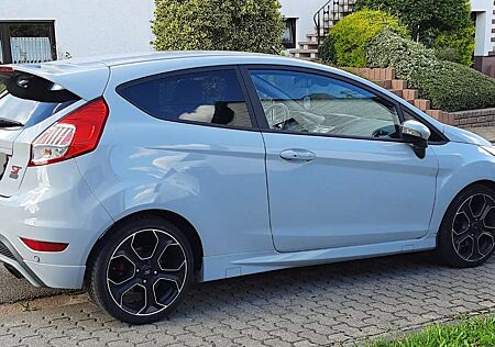 Ford Fiesta 1.6 EcoBoost ST200