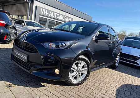 Toyota Yaris 1.5*15ALU*A-GRA*APPLE&ANDROID*Klima*KAMERA*Sitzhei