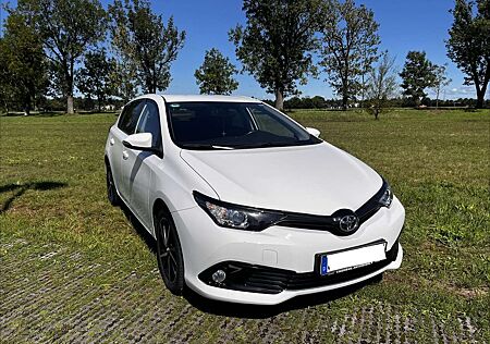 Toyota Auris 1.2 Turbo Team Deutschland