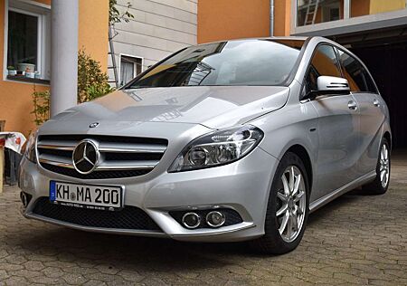 Mercedes-Benz B 180 (BlueEFFICIENCY)