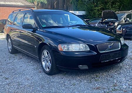 Volvo V70 D5 Kinetic Automatik | HU-06/26 |